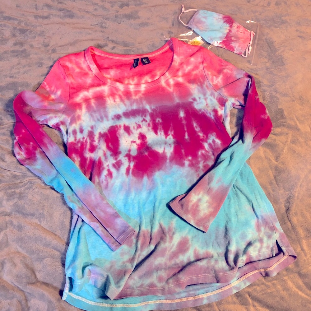 Tie dyed shirt with matching mask